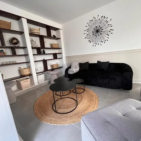With Us , Your Nous Chez Vous Bécon-les-Granits